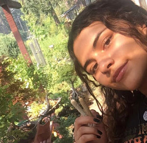 Meet your Posher, Sierra manley